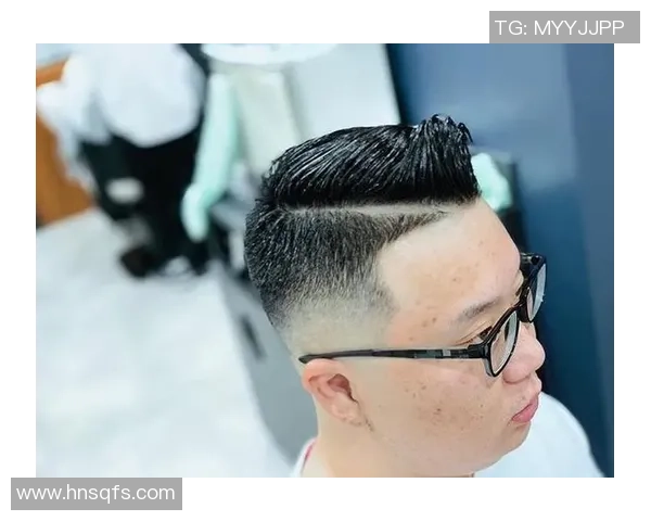 足球球星的独特染发风格盘点 从金发到彩发各具特色彰显个性